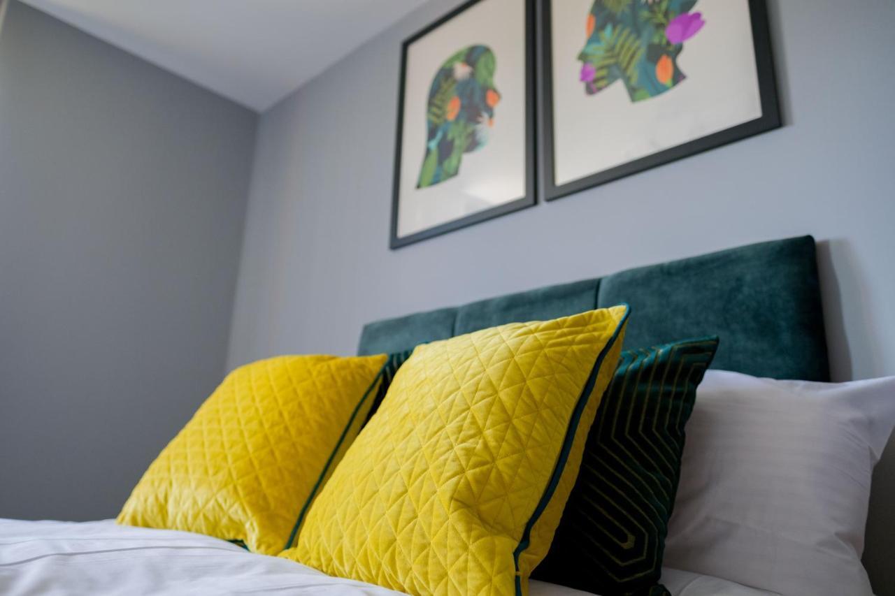 Pahuna Ghar Birmigham City 2 Bedroom Apartment- Short To Mid Term Let-Free Secure Parking Birmingham Zewnętrze zdjęcie